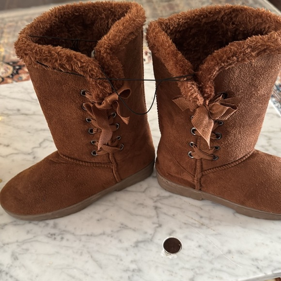 NWT Brown Gina hugs like boots with ribbon like lace on side. - Picture 2 of 6